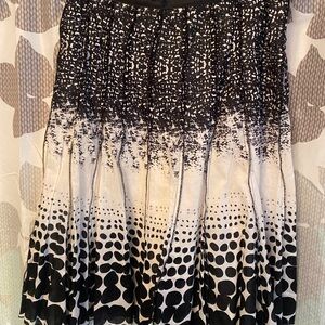 Roz & Ali Black and White Bubble Skirt Knee-Length Cocktail